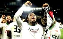 Be�ikta�'ta Elye Wahi harekat�