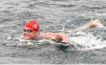 Otizmli ultra maraton y�z�c�s� Tuna Tunca, Catalina Kanal�'n� ge�ti
