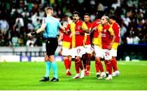 Galatasaray, Lizbon'da Norve�li hakeme tak�ld�!