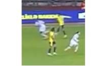Greenwood k�rm�z� g�rd�, Fenerbah�e 11 ki�i devam etti