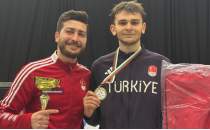 Candeniz Berrak, Y�ld�zlar K�l�� Eskrim D�nya Kupas�'n� kazand�