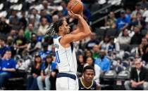 Mavericks, Risacher'�n 17,4 milyon dolarl�k opsiyonunu kulland�